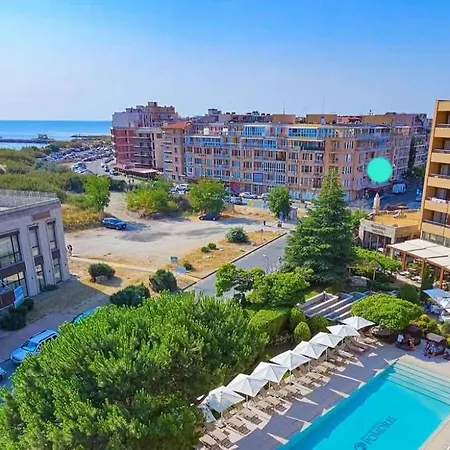 Zhelezovi Apartment *